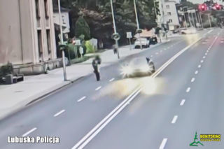 16-latek driftował motocyklem po mieście. Policja przerwała jego popisy