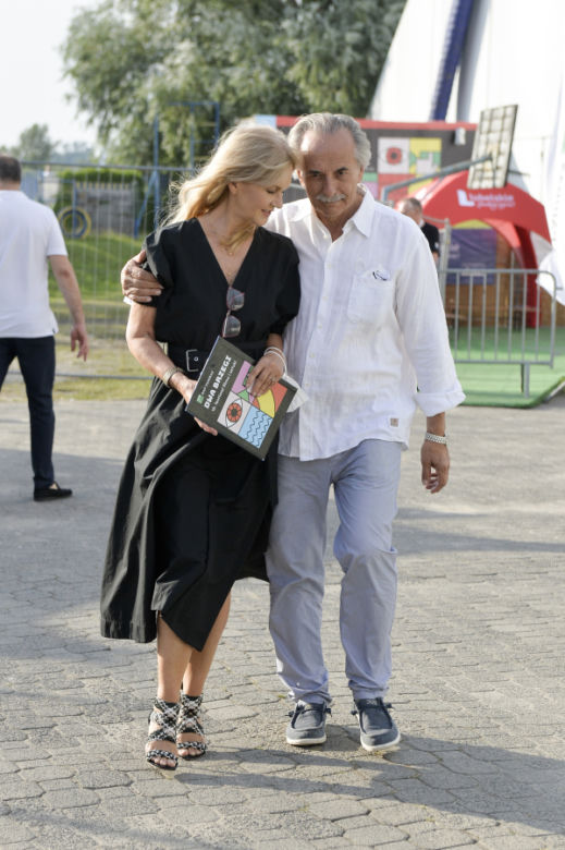 Grażyna Torbicka z mężem w Kazimierzu Dolnym na festiwalu Dwa Brzegi