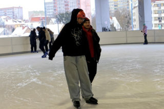 Kryte lodowisko przy Hali Urania