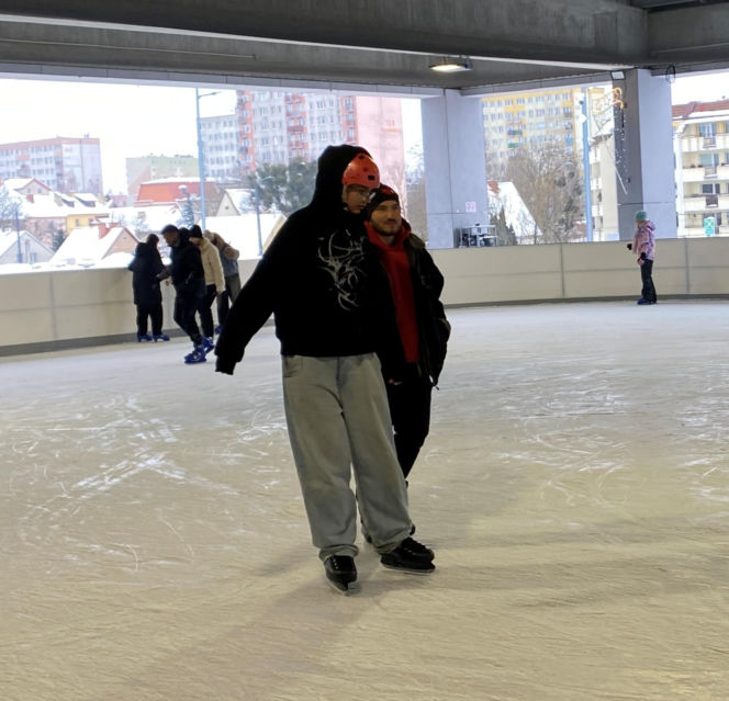 Kryte lodowisko przy Hali Urania