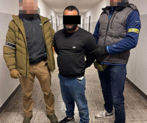 Oszustwo „na wnuczka” nie wyszło. 82-latka zwątpiła, bo nie podobał jej się wygląd kuriera