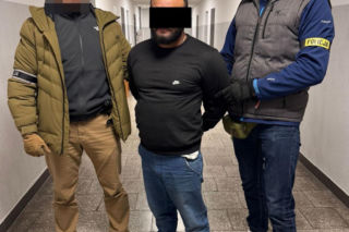 Oszustwo „na wnuczka” nie wyszło. 82-latka zwątpiła, bo nie podobał jej się wygląd kuriera