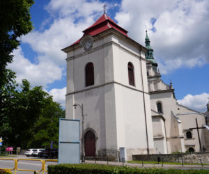 To miasto w woj. świętokrzyskim ma jeden z najpiękniejszych rynków. Czaruje też zabytkową kaplicą