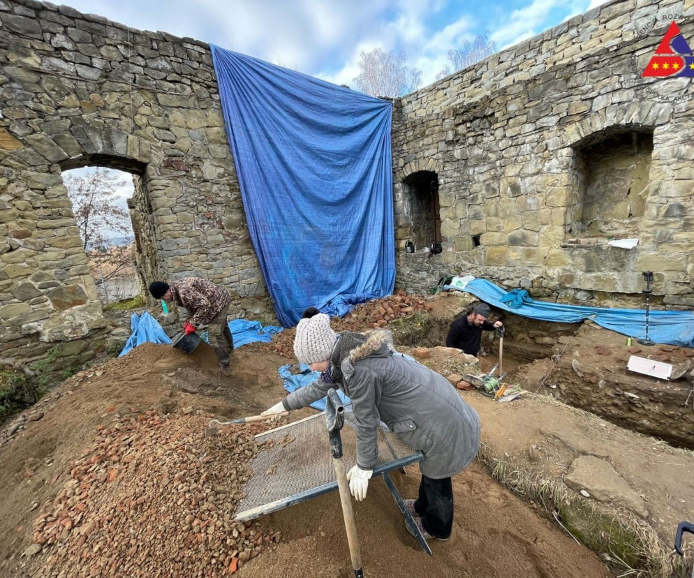 Prace archeologiczne na ruinach zamku w Nowym Sączu
