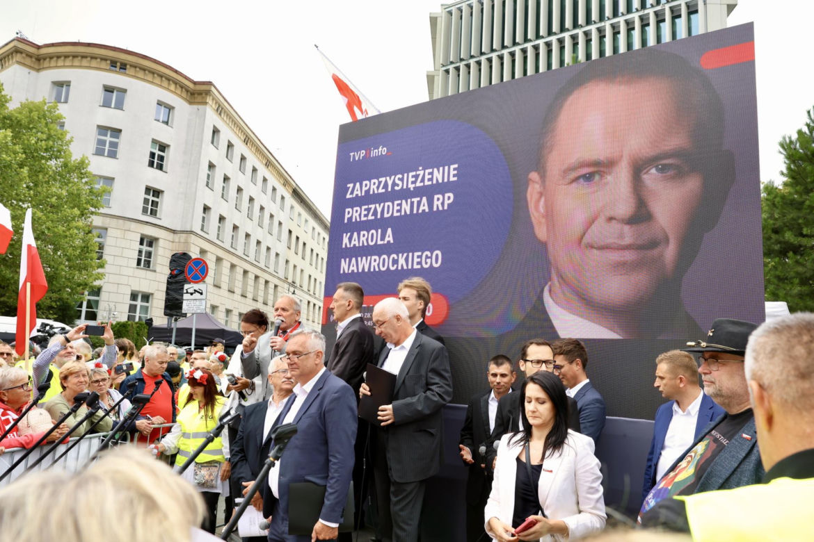 Karol Nawrocki prezydentem. Tłumy pod Sejmem