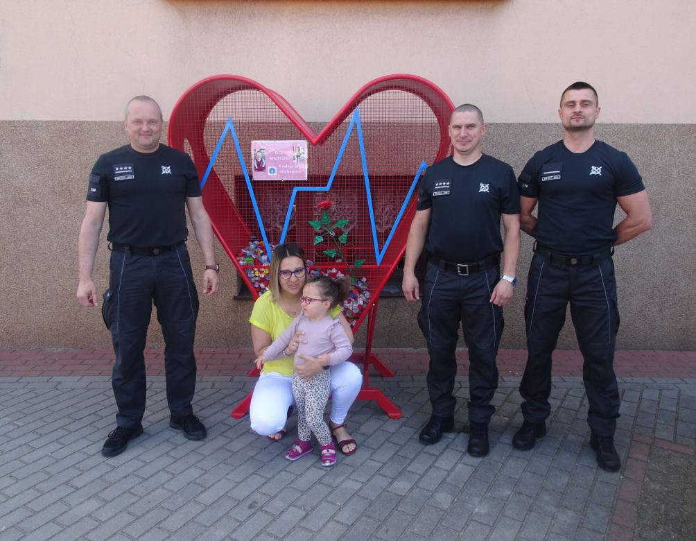 Więziennicy z Tarnowa pomogli ciężko chorej dziewczynce. Wzruszający gest