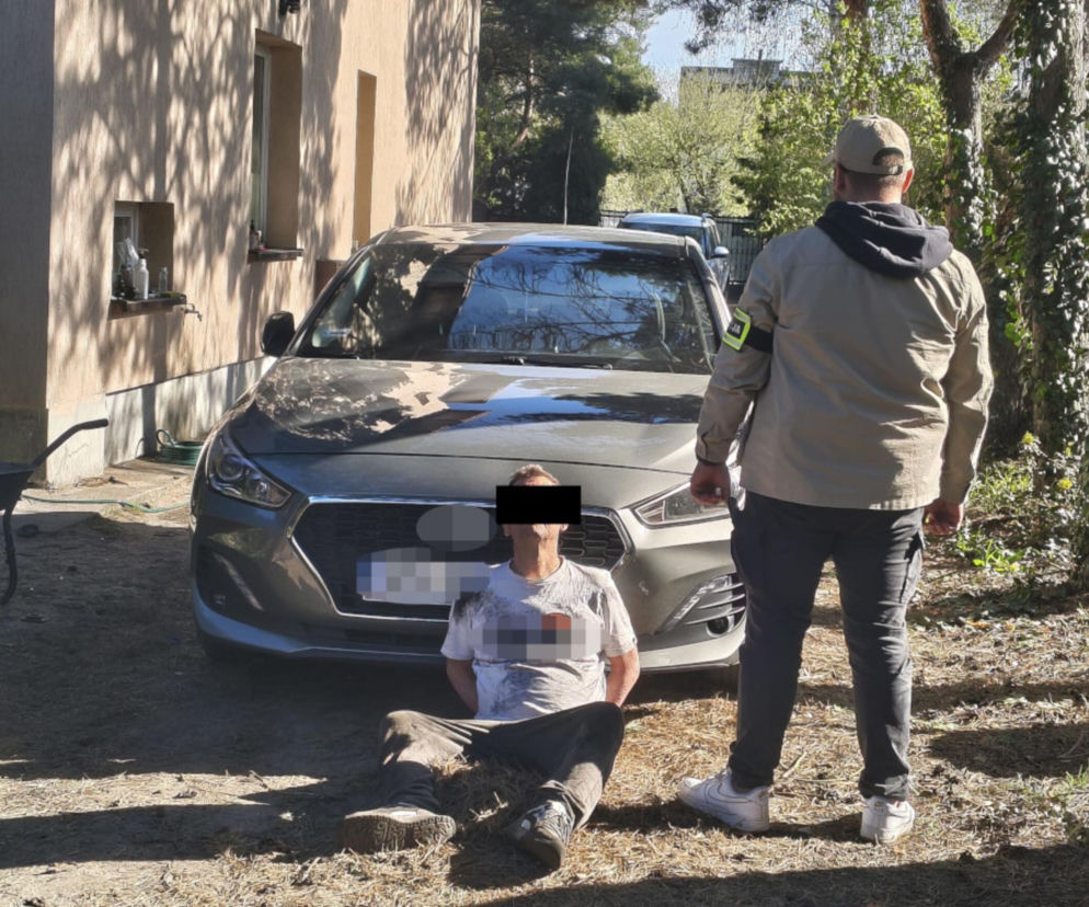 20 zarzutów za paserstwo. Rozbierali auta pod Wołominem. Kobra likwiduje samochodową dziuplę!