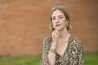 Koniec nudnych beży w modzie. Lara Gessler lansuje odcień, który będzie hitem tej wiosny