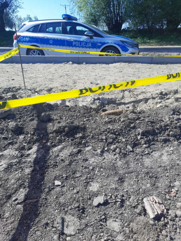 Interwencja saperów w Żabnie. Wojenna pamiątka znaleziona podczas budowy
