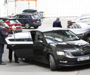 Kaczyński prosi o pieniądze