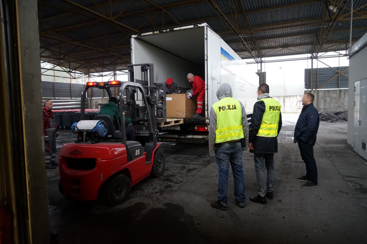 5 ton tytoniu i 120 tys. sztuk papierosów poszło z dymem w policyjnym piecu! [ZDJĘCIA]