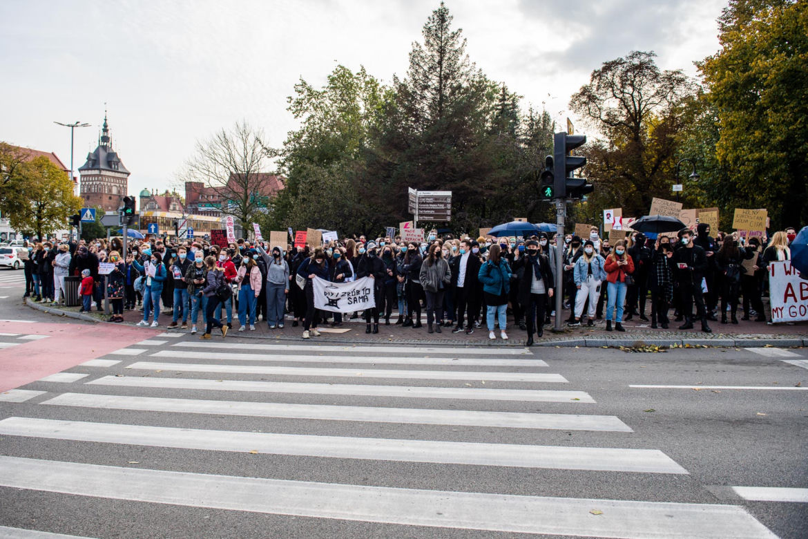 Strajk Kobiet: Protest w Gdańsku! Policja użyła gazu. 4 osoby zatrzymane [ZDJĘCIA]