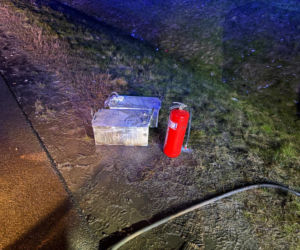 Wypadek na S5 koło Leszna. Ciężarówka z tytoniem wpadła do rowu