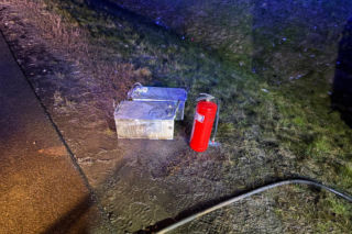 Wypadek na S5 koło Leszna. Ciężarówka z tytoniem wpadła do rowu