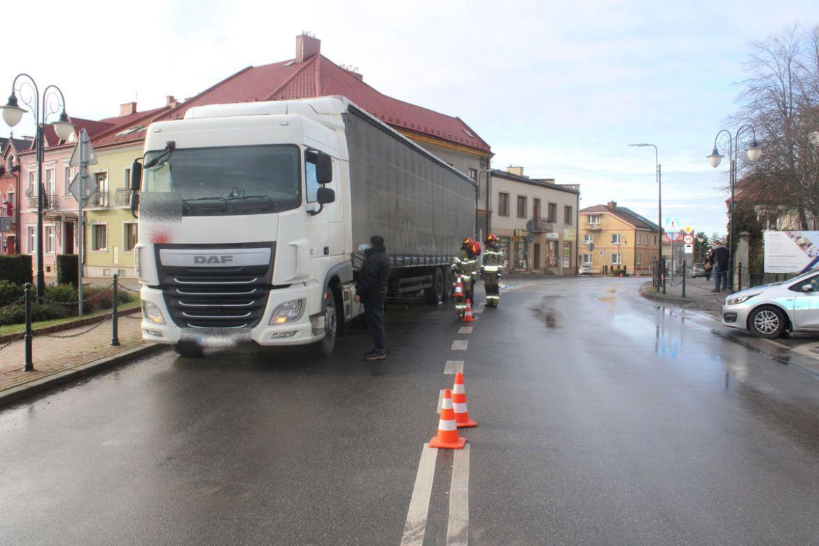 Żabno. Ciężarówka potrąciła 74-latkę na przejściu dla pieszych