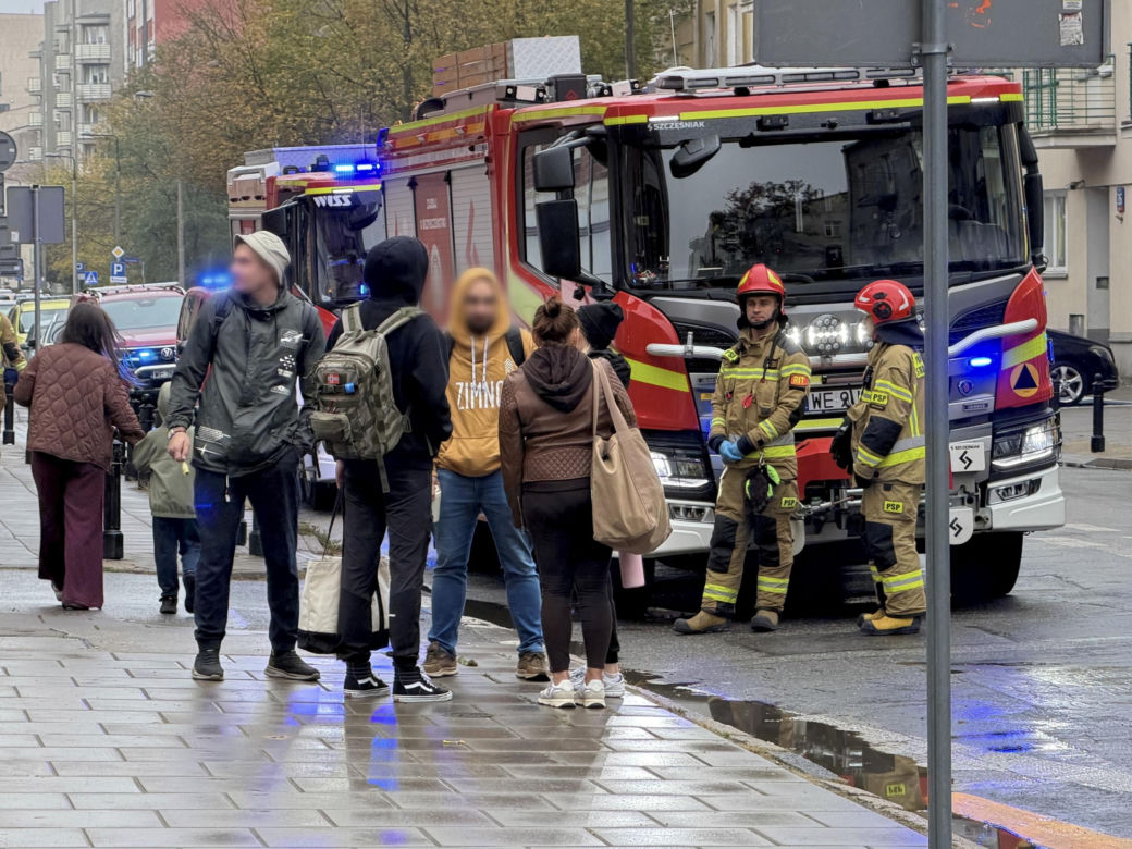 Atak z nożem przed szkołą policealną w Warszawie na ul.Mińskiej