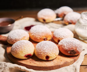 Gdzie wylać tłuszcz po smażeniu pączków? Zlew to nie jest najlepszy pomysł