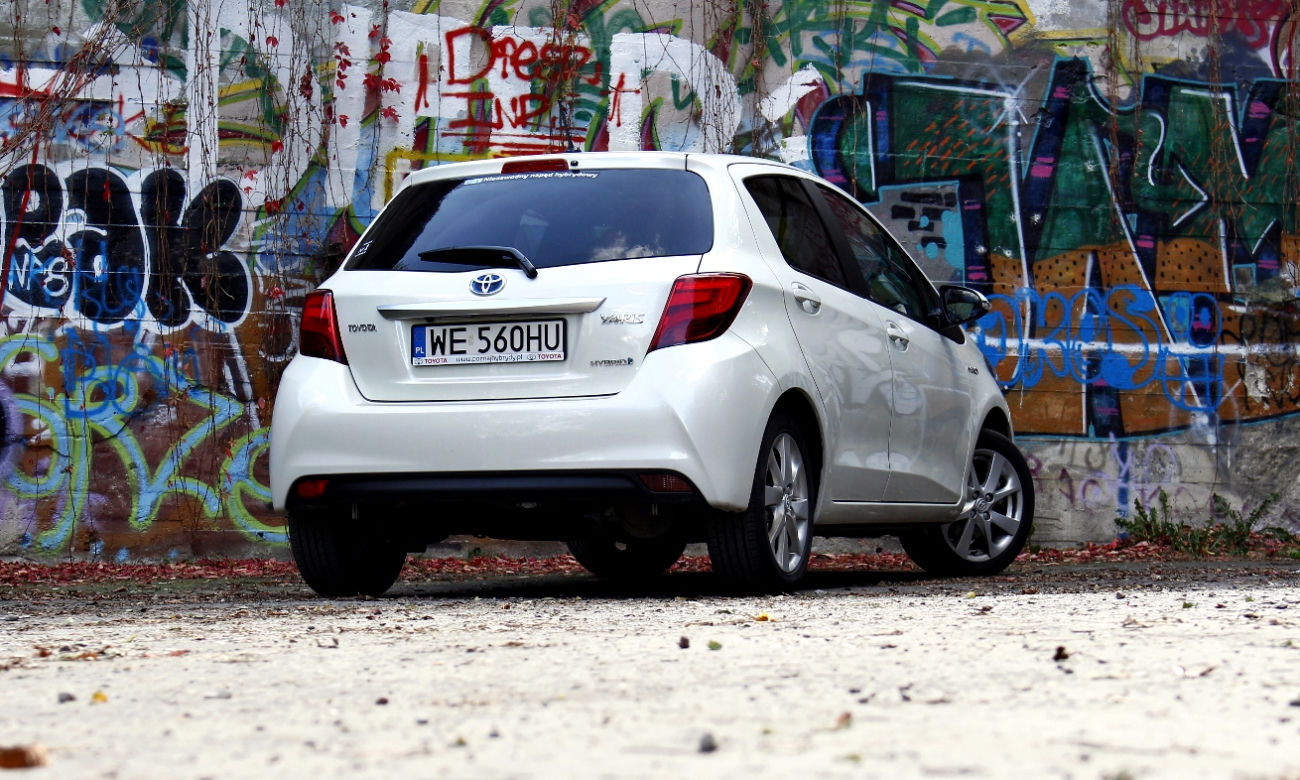 Toyota Yaris Hybrid lifting 2014