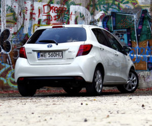 Toyota Yaris Hybrid lifting 2014