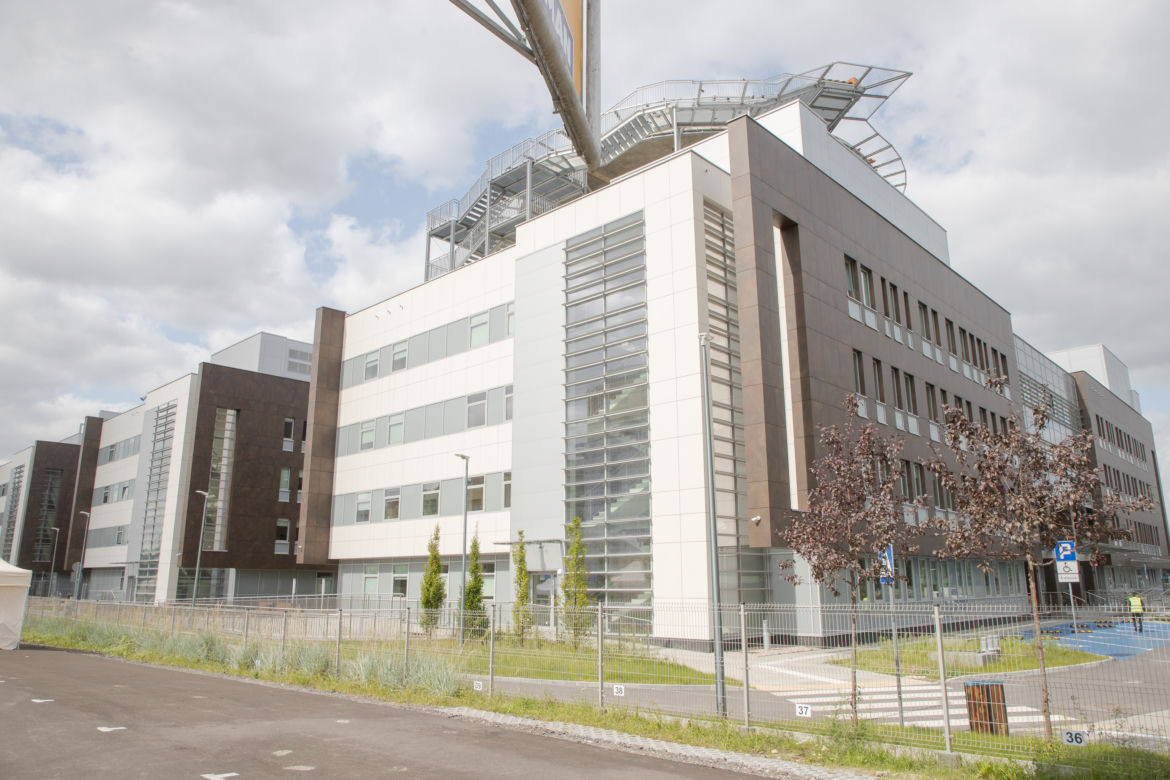 Alarm w szpitalu Południowym. Awaria instalacji. Jadą butle z tlenem