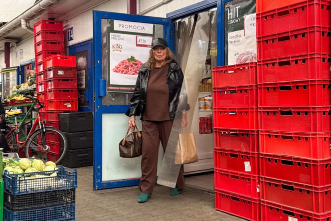 Agnieszka Fitkau-Perepeczko  na bazarku