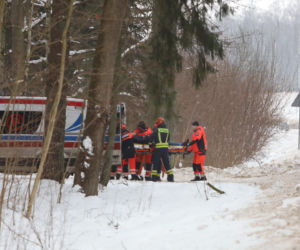 Poważny wypadek na Warmii i Mazurach. Lód paraliżuje region