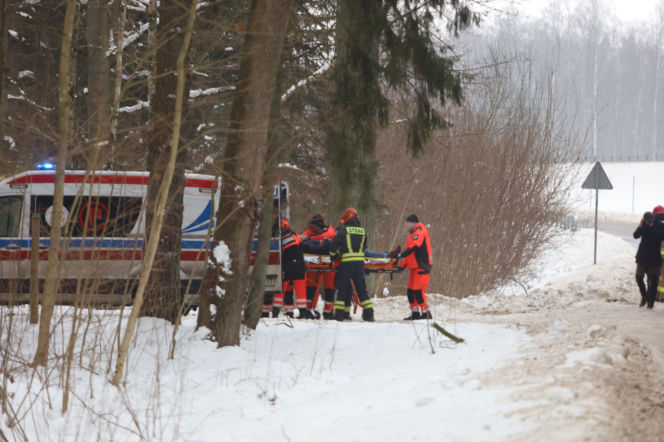 Poważny wypadek na Warmii i Mazurach. Lód paraliżuje region