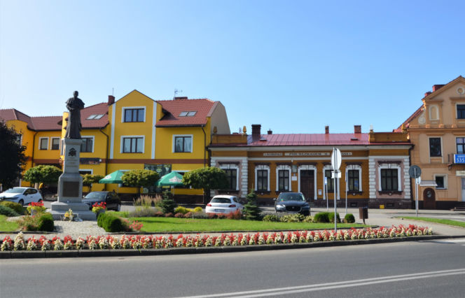 To jedno z najpiękniejszych śląskich miast. Kiedyś leżało w Małopolsce, a jego mieszkańcy mieli własny język