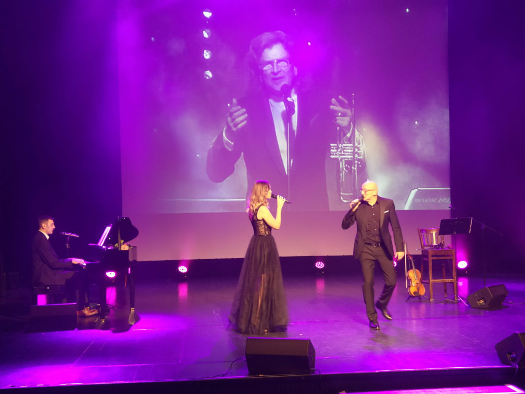 ZOBACZ ZDJĘCIA z gali podsumowującej 10. Festiwal Teatrów Sztuka plus Komercja i z koncertu Roberta Rozmusa