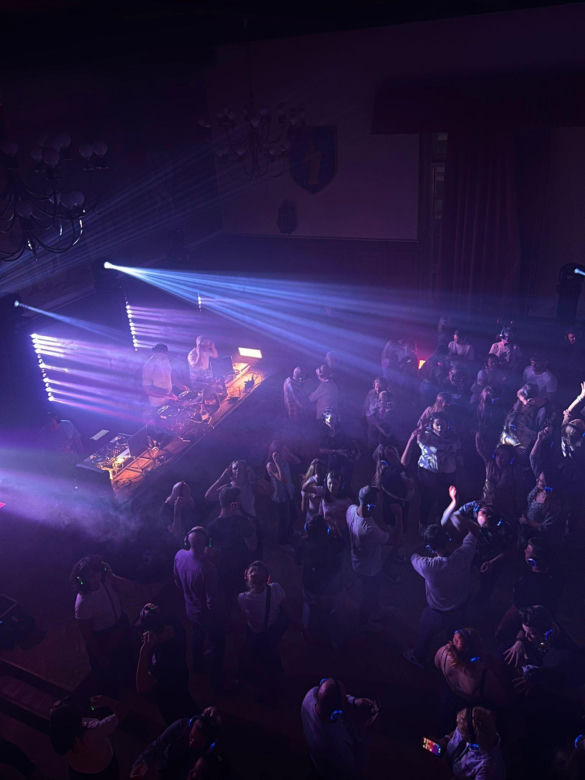 To pierwsza taka impreza w Olsztynie. Tłumy na Silent Disco w… ratuszu