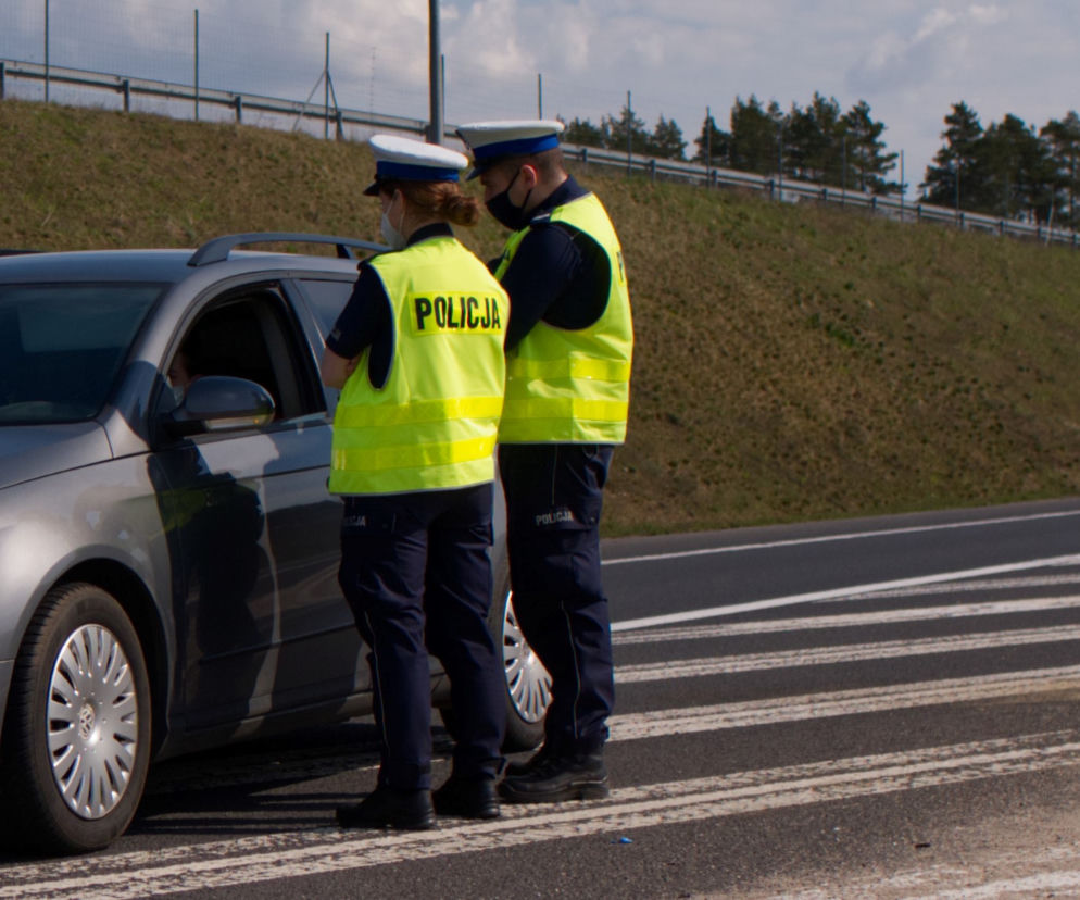 Policja zapowiada WZMOŻONE KONTROLE podczas majówki. Na drogach pojawią się żołnierze 