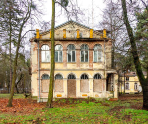 Opuszczona willa w Konstancinie