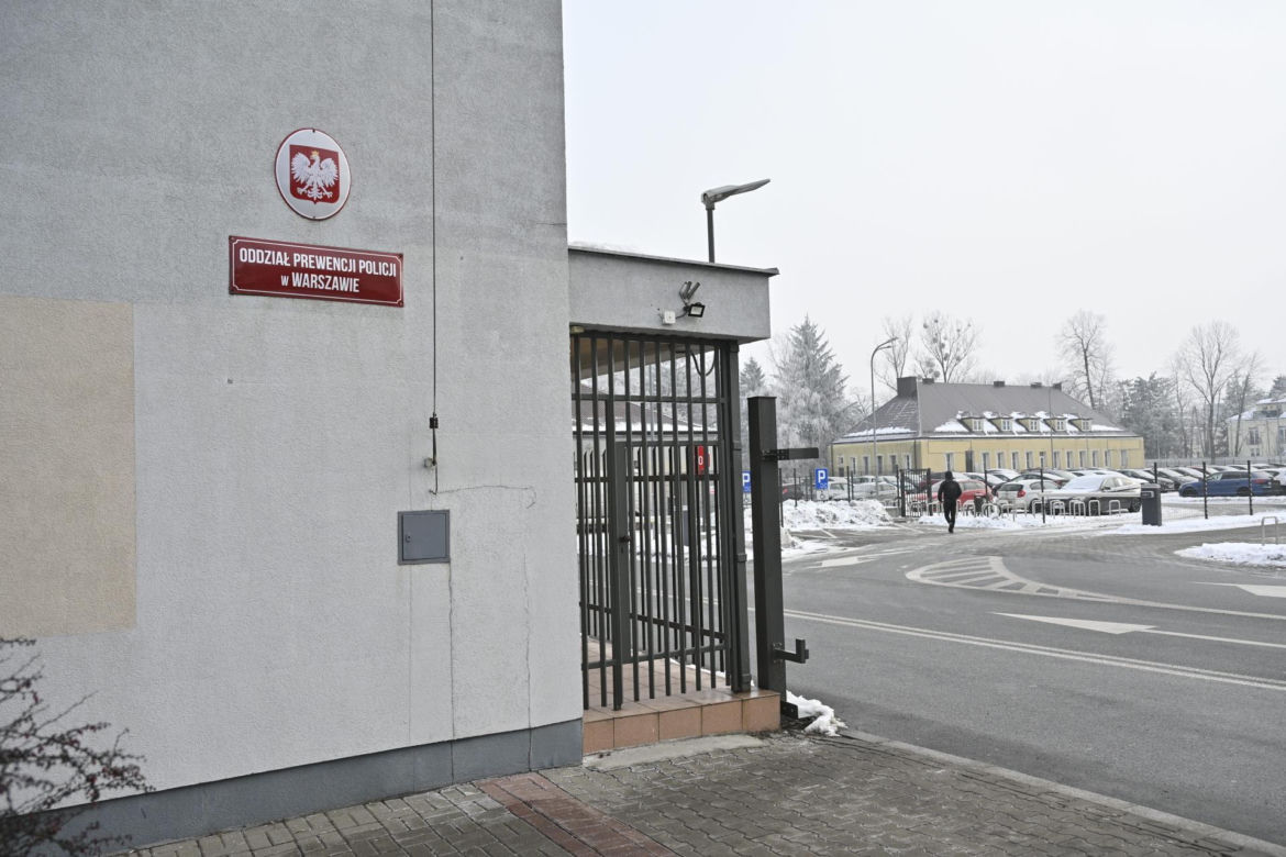 Pijany dowódca kompanii miał zgwałcić młodą policjantkę. Szokująca afera w policji