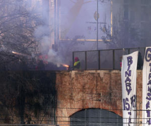 Protesty przeciwko IO w Mediolanie. Starcia z policją