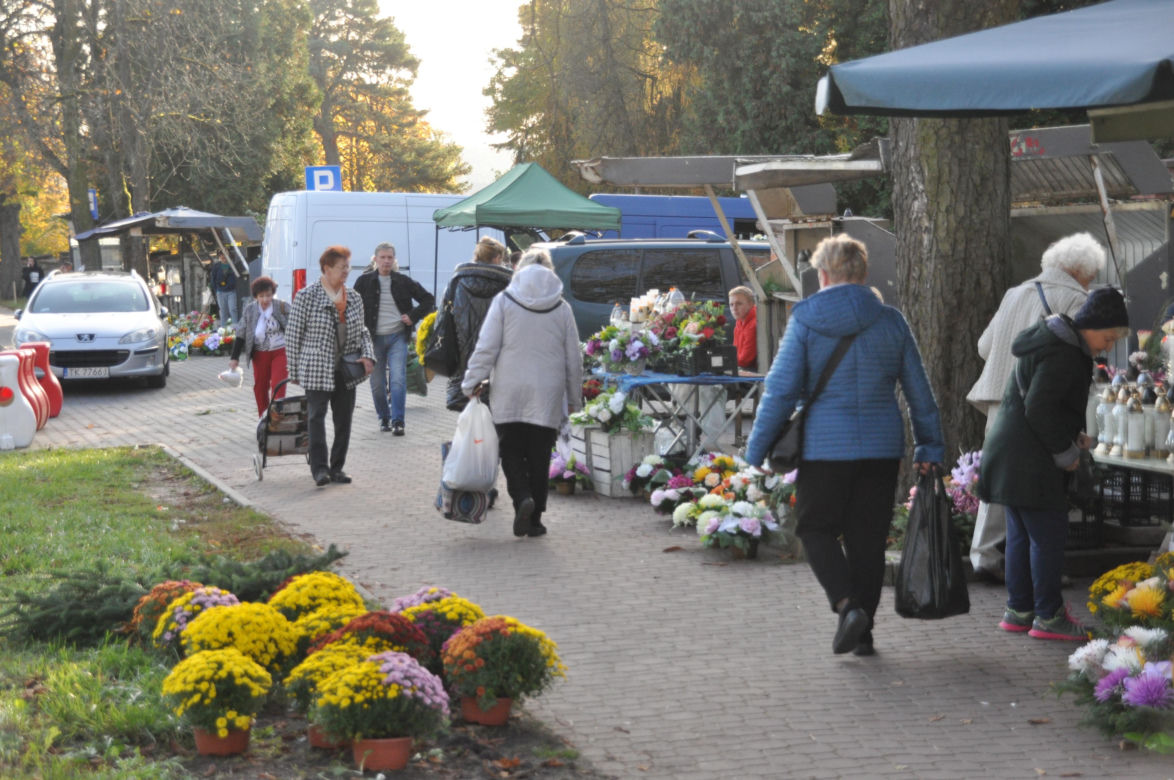 Przygotowania do Wszystkich Świętych 2023 w Kielcach