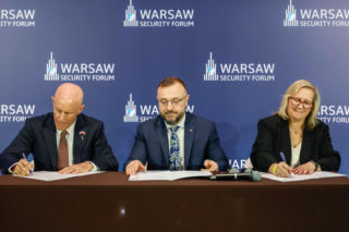 Silniki dla bezzałogowca X-BAT z serwisem w Polsce. GE Aerospace, Shield AI i WZL-2 podpisały porozumienie