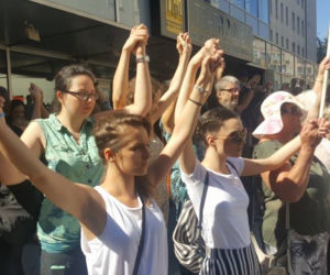 Milczący protest przed Teatrem Polskim