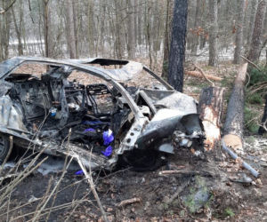 Potworny wypadek w Otwocku. Auto doszczętnie spłonęło 