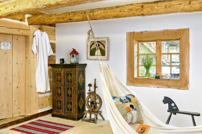 Wnętrze łemkowskiej chaty