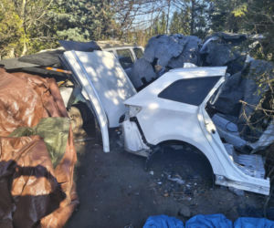 20 zarzutów za paserstwo. Rozbierali auta pod Wołominem. Kobra likwiduje samochodową dziuplę!