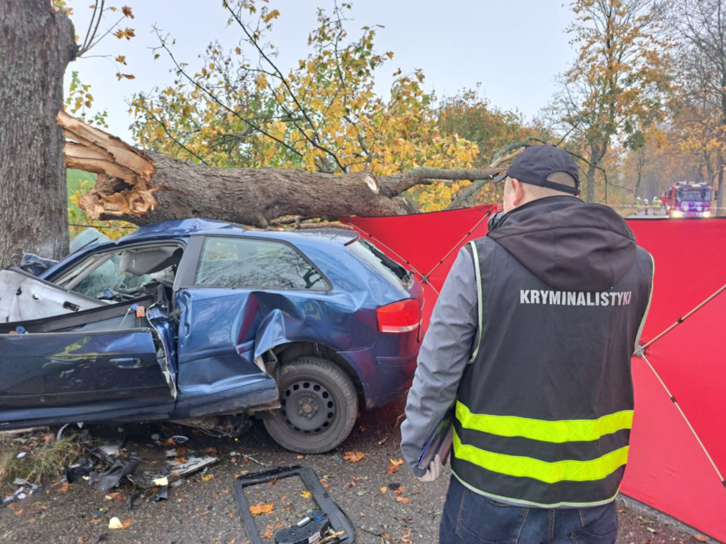 Tragiczny wypadek na drodze Mądrzechowo – Ząbinowice. 18-latka nie żyje [22.10.2022]
