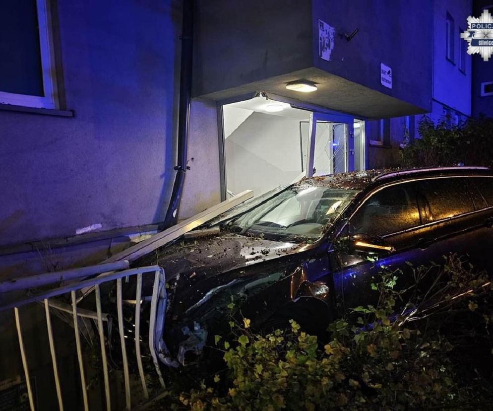 Pijany kierowca wjechał w blok i uciekł. Potem rozpętał awanturę