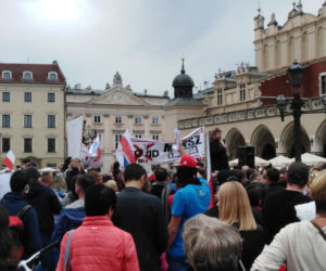 Protest antycovidowy w Krakowie