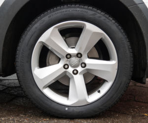 Opona całoroczna Bridgestone Weather Control A005
