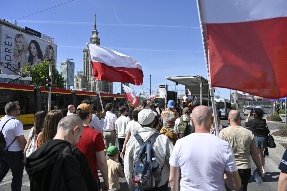 Warszawa.  Marsz Konstytucji 3 Maja