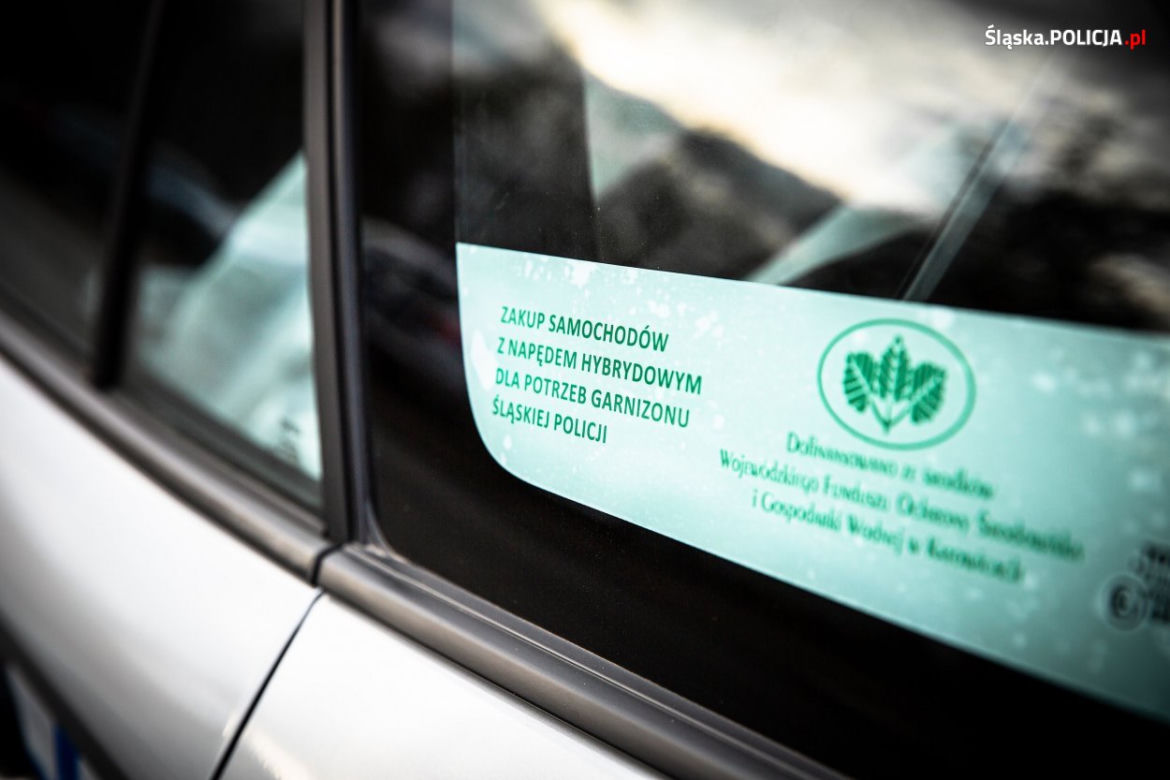 25 nowych hybrydowych radiowozów dla Śląskiej Policji