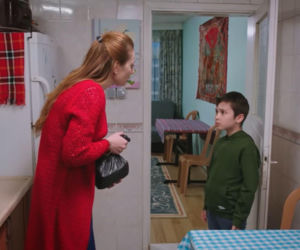 Panna młoda, odcinek 42: Emir znajduje pieniądze, które ukryła Derya