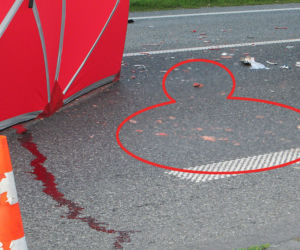 TIR PRZEJECHAŁ PO GŁOWIE MOTOCYKLISTY.