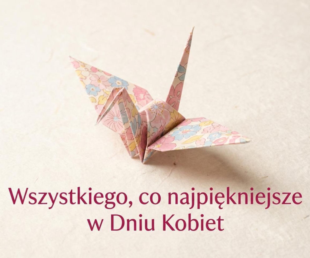 Kwiecisty żuraw origami na Dzień Kobiet