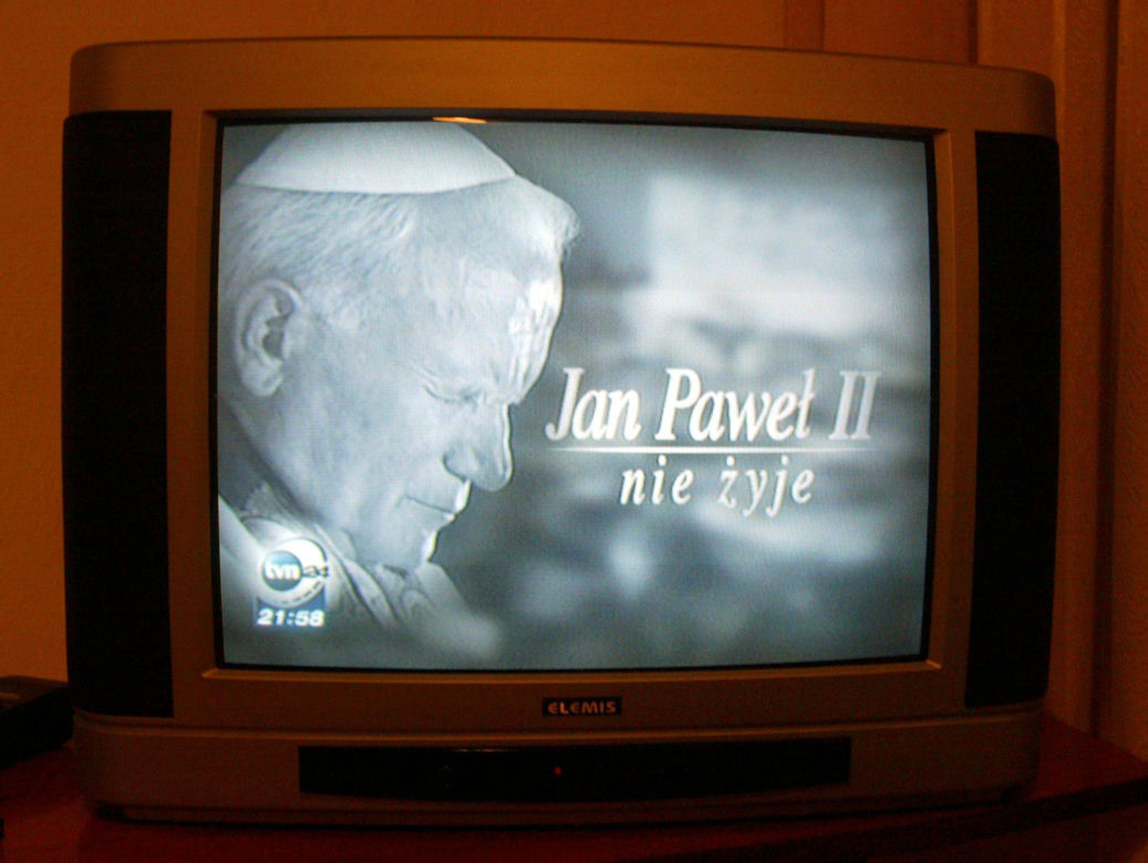 Komunikat o śmierci papieża w telewizji 